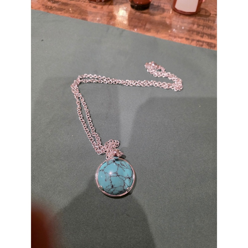 Silver Tone Turquoise Pendant Necklace‎ Chain
